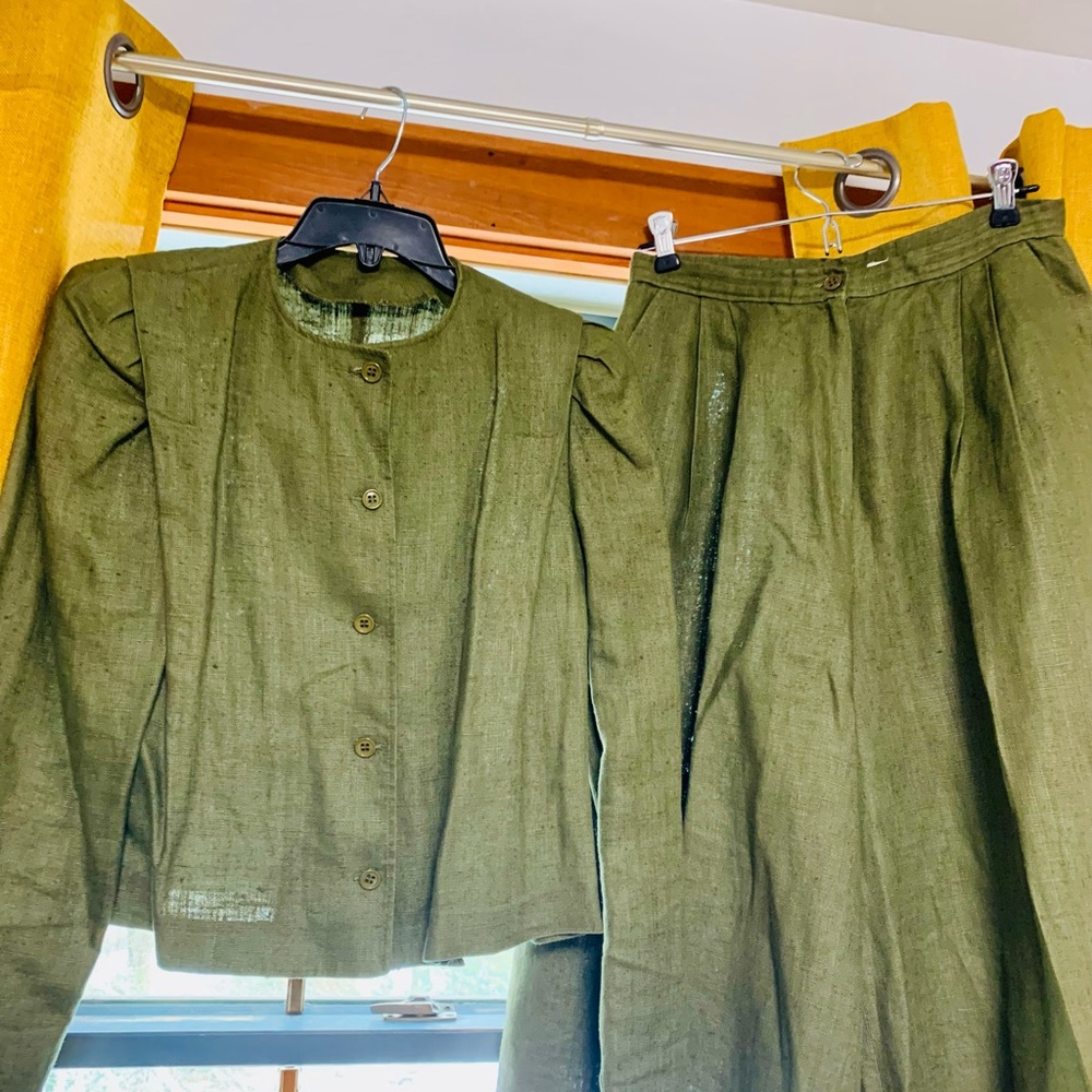Larry Levine Vintage Green matching cropped jacket & crop wide pants